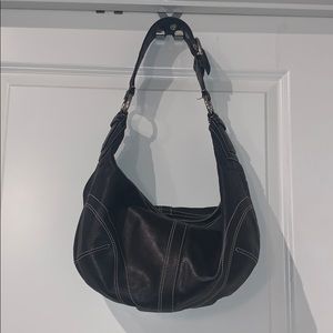 Xl coach all leather hobo. Black